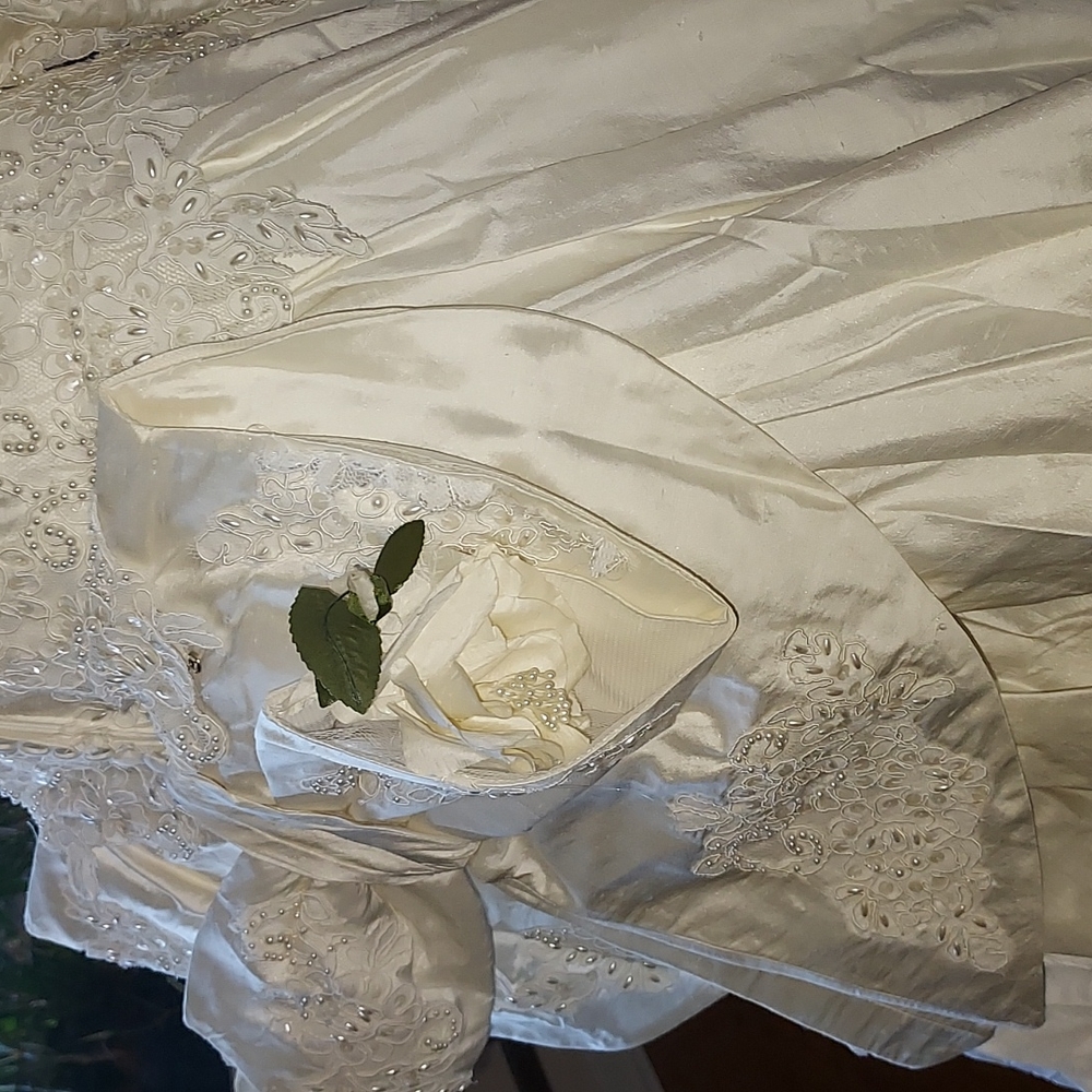 Vintage Michele Vincent Dupioni Silk Wedding Gown with Pearls and Lace - Picture 7 of 16